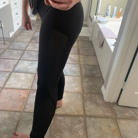 Lululemon black leggings - Picture 1 of 2